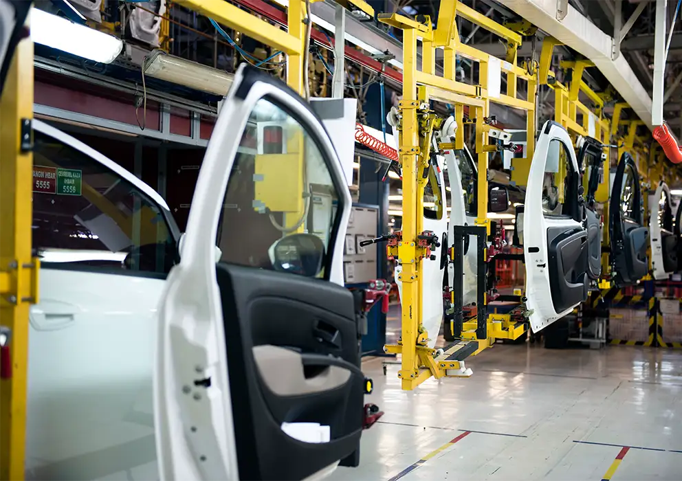 automotive-production-assembly-process-in-warehouse.webp